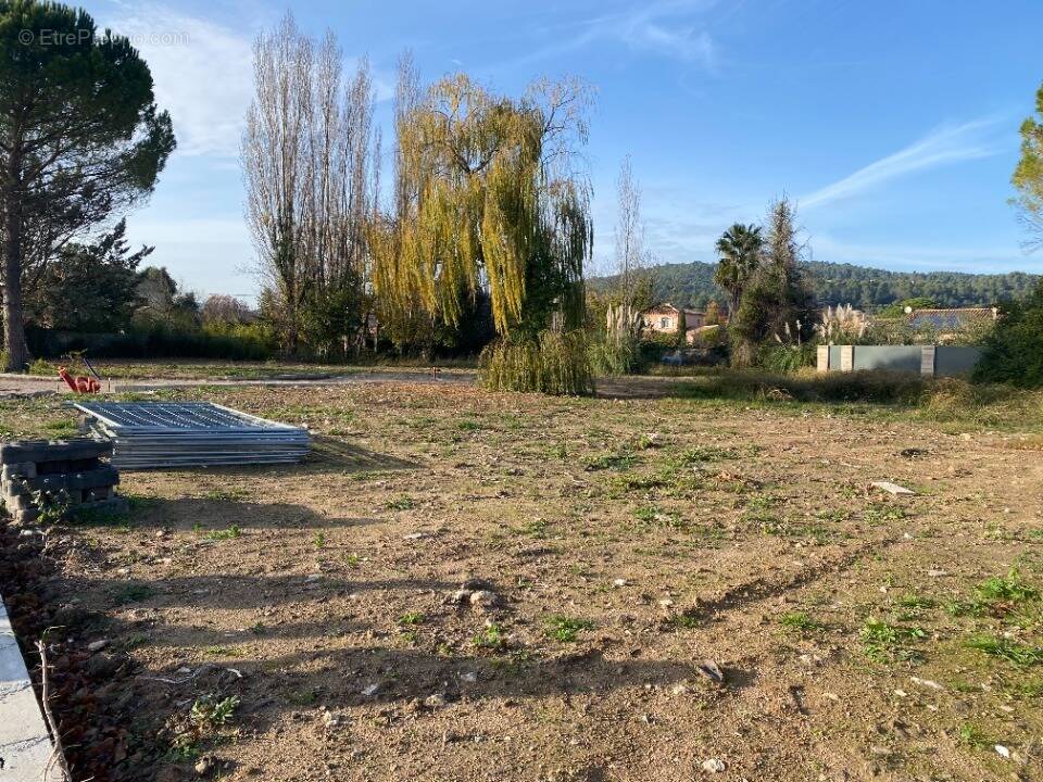 Terrain à PIGNANS