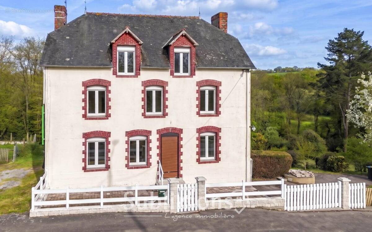 Maison à LOYAT