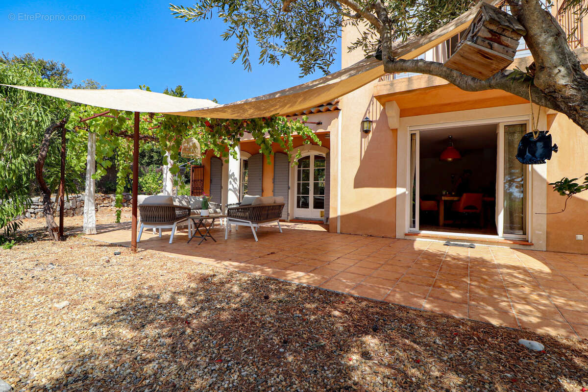 FLAYOSC PROPRIETE de 185M2 habitables avec 4 chambres, PISCINE sur plus de 4000m2 clos et paysagé - photo 46