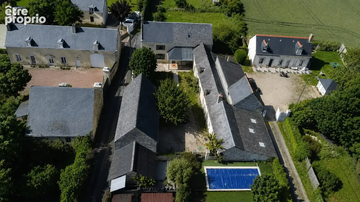 Charmante Maison Familiale avec Piscine et Maison d'Amis sur un Vaste Terrain - photo 2
