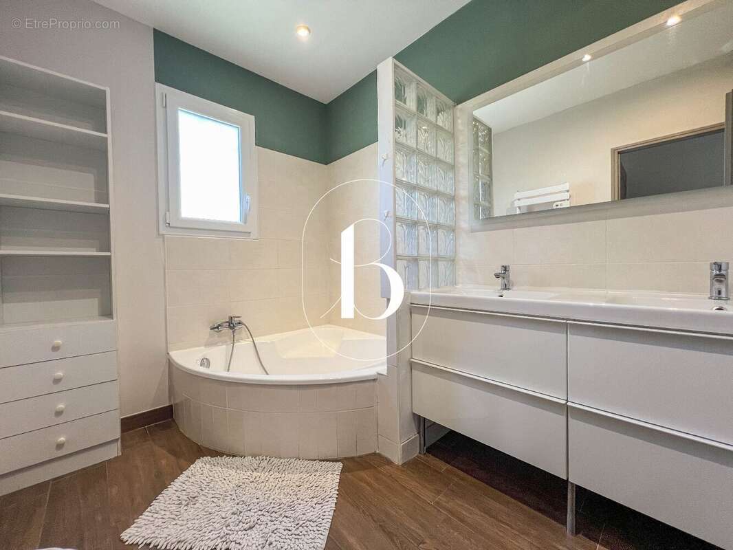 Maison à GOUDARGUES