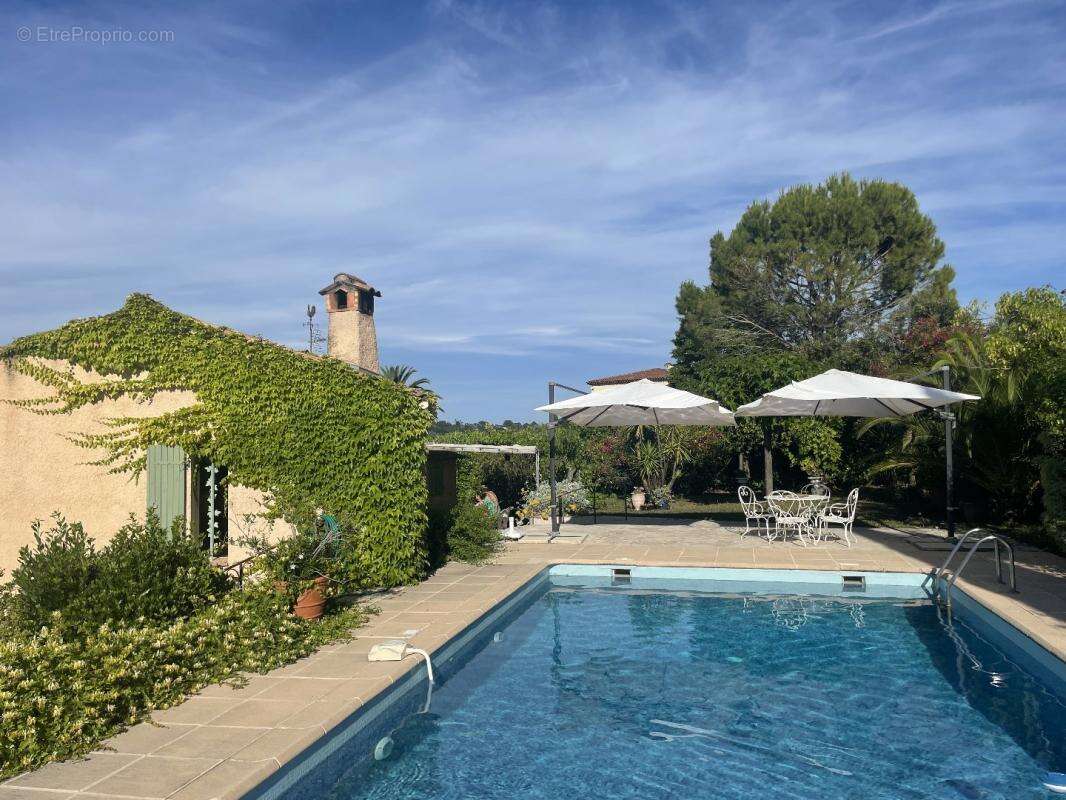 Maison 211 m² à Grasse  - photo 2