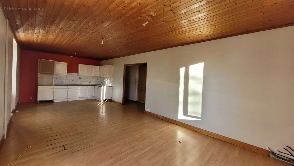 Maison à LE CHAMBON-SUR-LIGNON