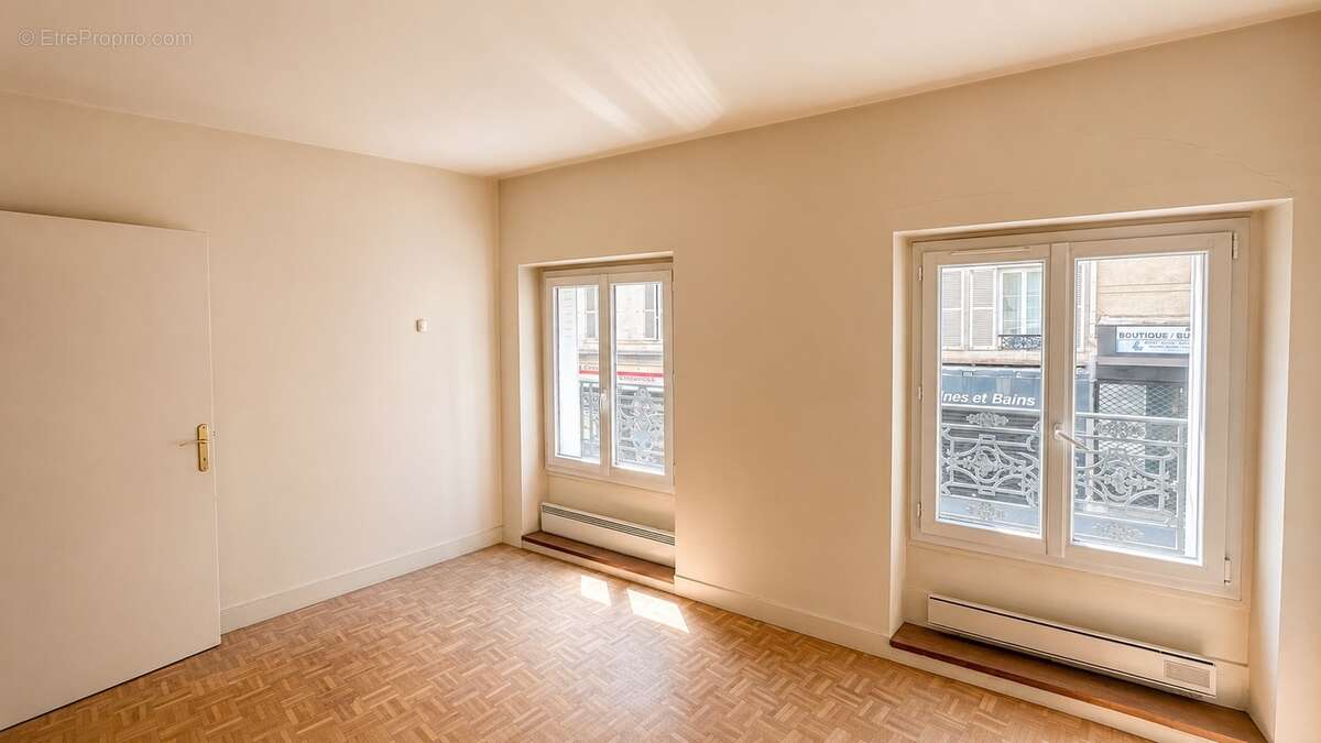 Appartement rue de Clichy 2 pièce(s) 51 m2 à rénover - photo 3