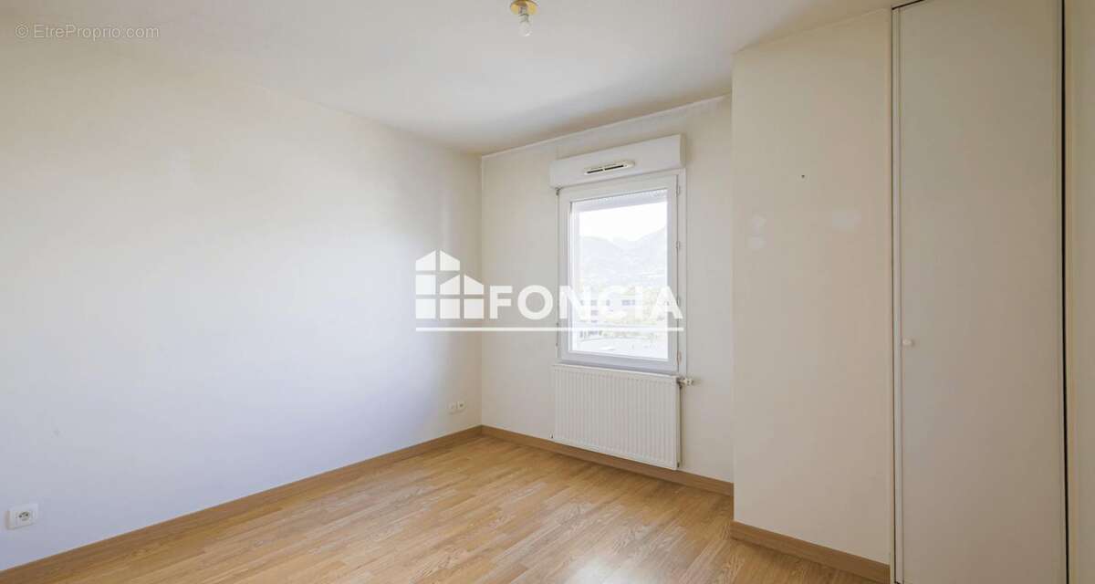 Appartement à SAINT-MARTIN-D'HERES