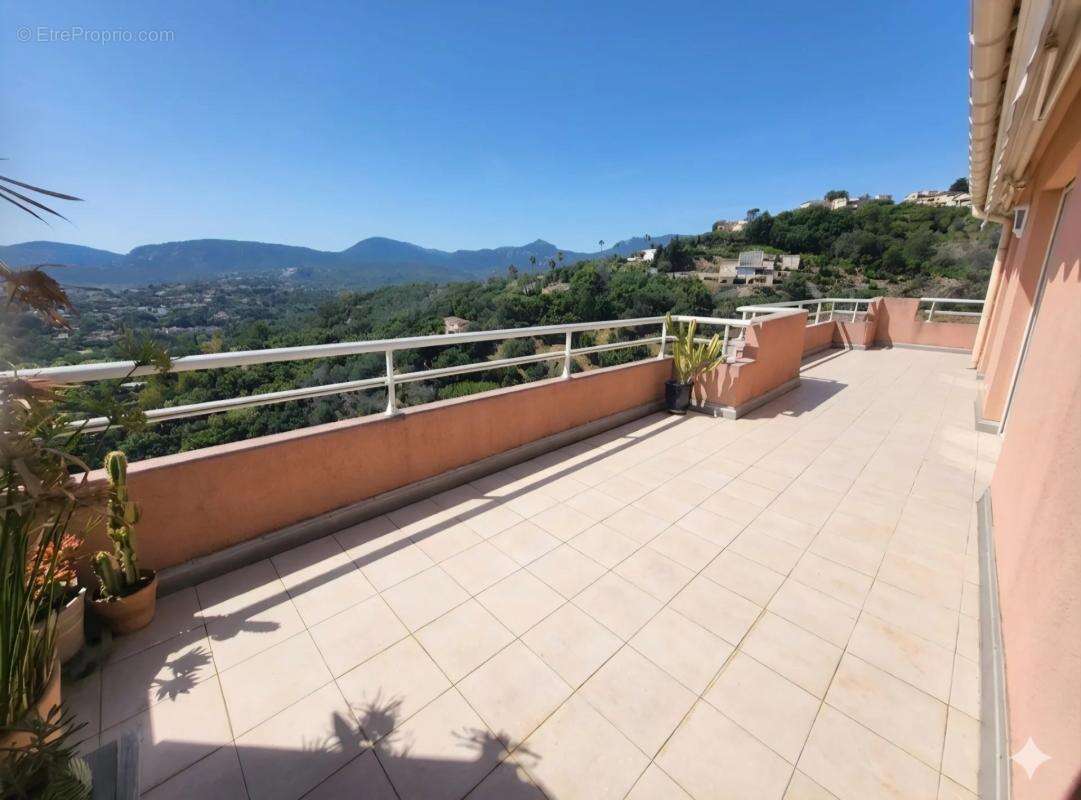 Appartement à MANDELIEU-LA-NAPOULE