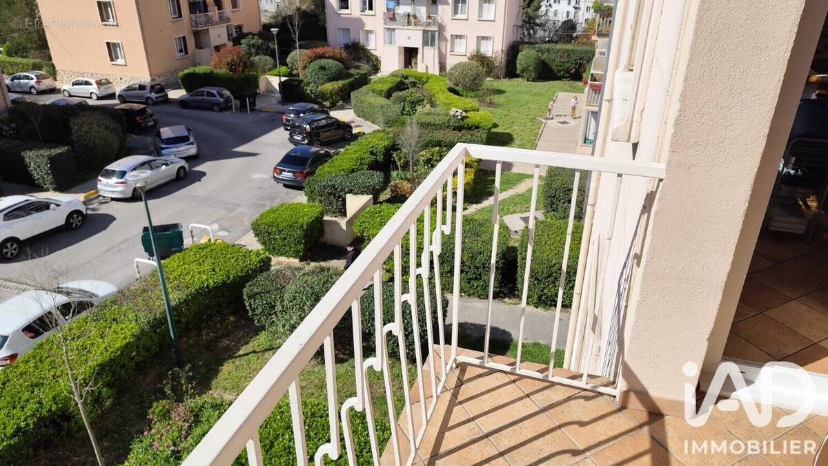 Photo 1 - Appartement à MARSEILLE-4E