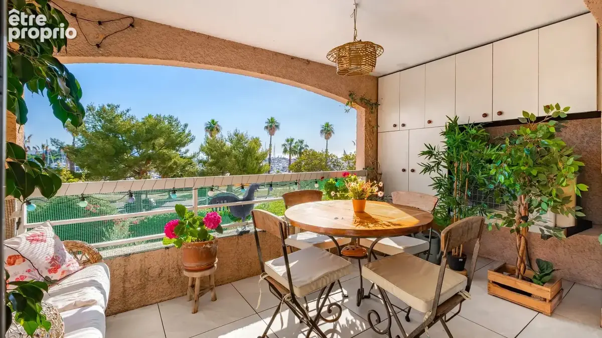 Antibes – port vauban – 3/4 pièces de 90 m² avec terrasse, garage et cave - photo 4