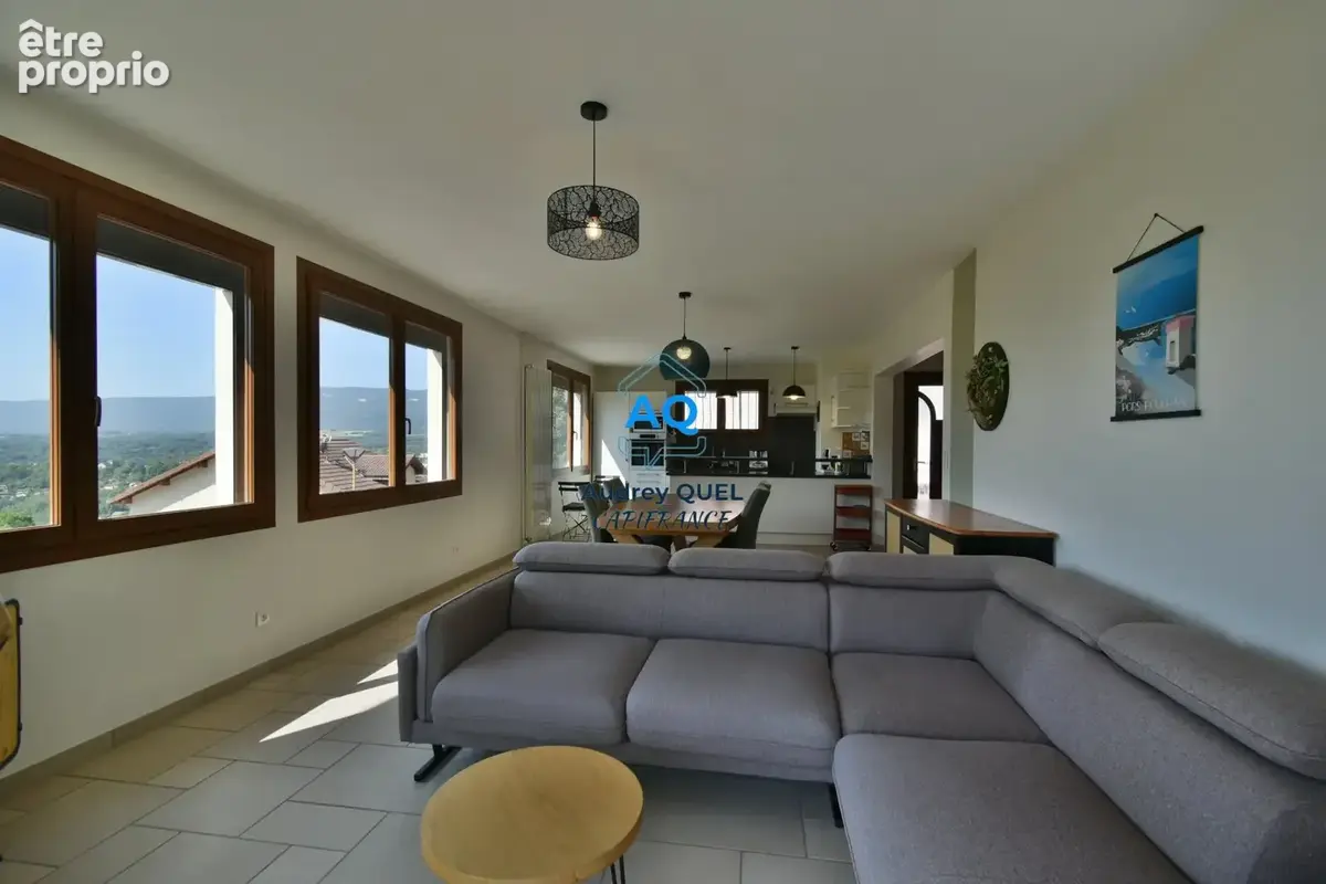 VALSERHÔNE (01) – Maison 6 pièces 142 m² – Vue montagne – 570 m² de terrain – Sous-sol complet - photo 2