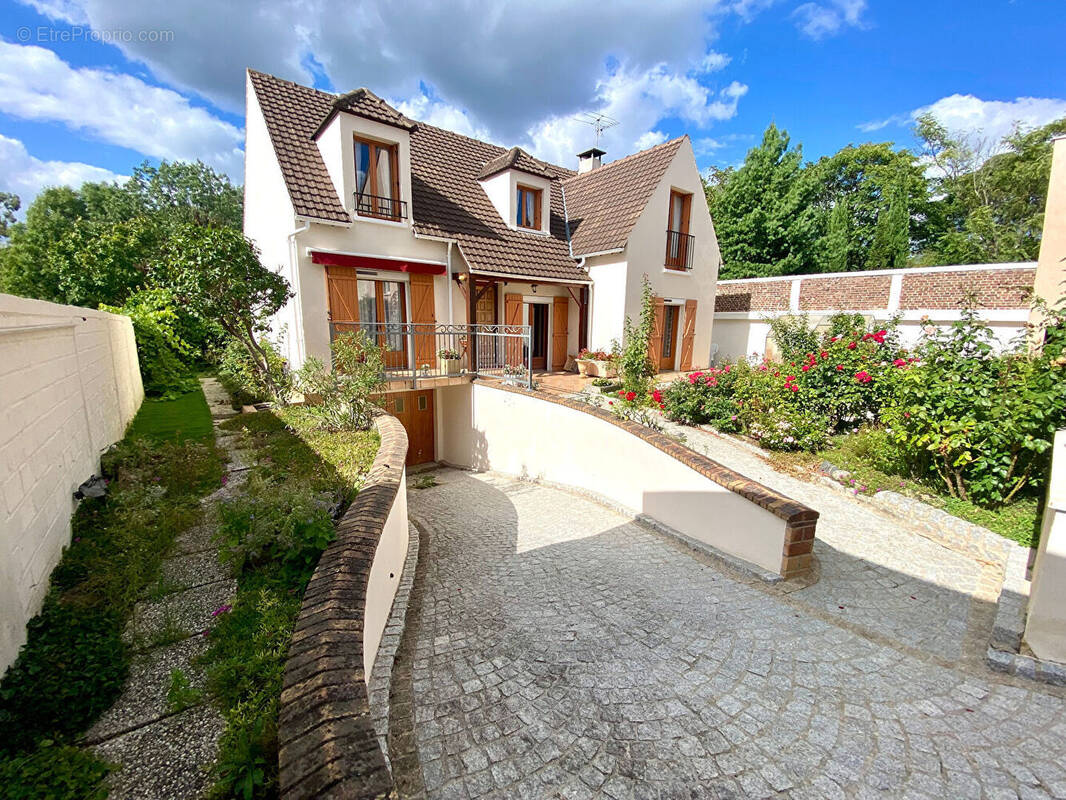 Maison à SARTROUVILLE