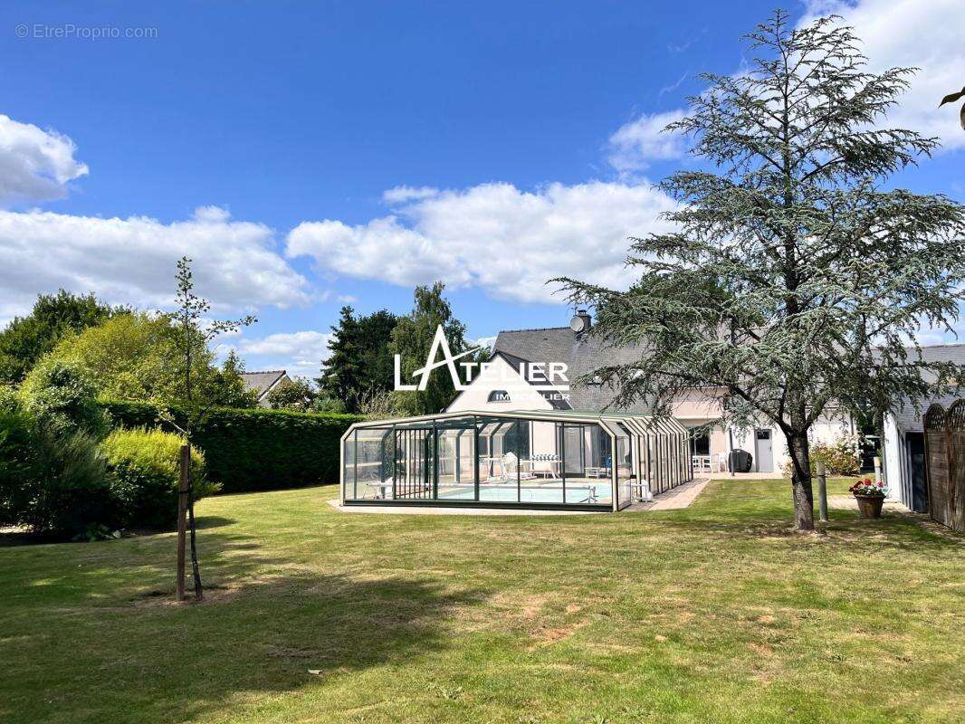 Maison à SAINT-ETIENNE-DE-MONTLUC