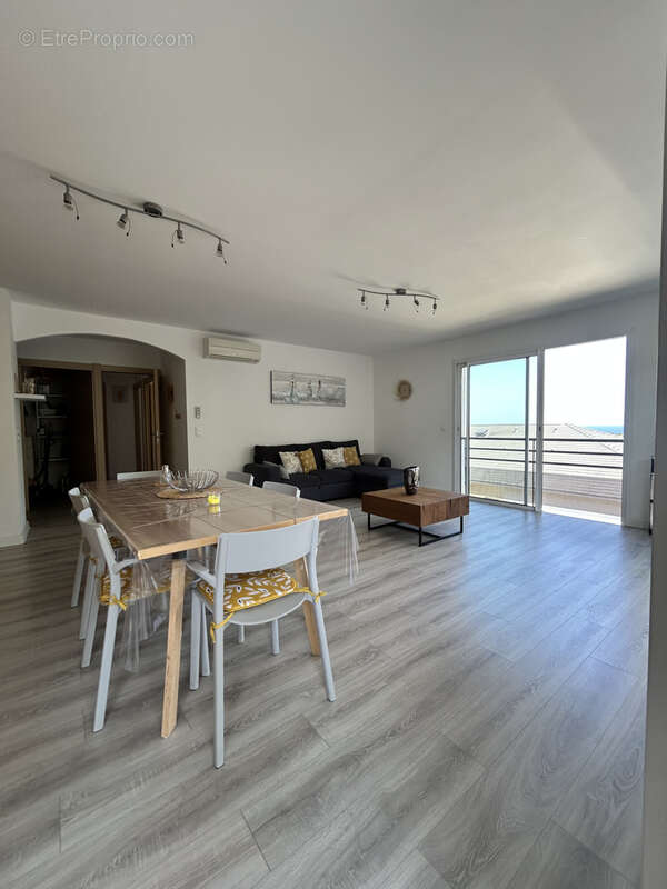 Magnifique T3 meublé avec vue mer, grande terrasse et possibilité de garage - photo 4