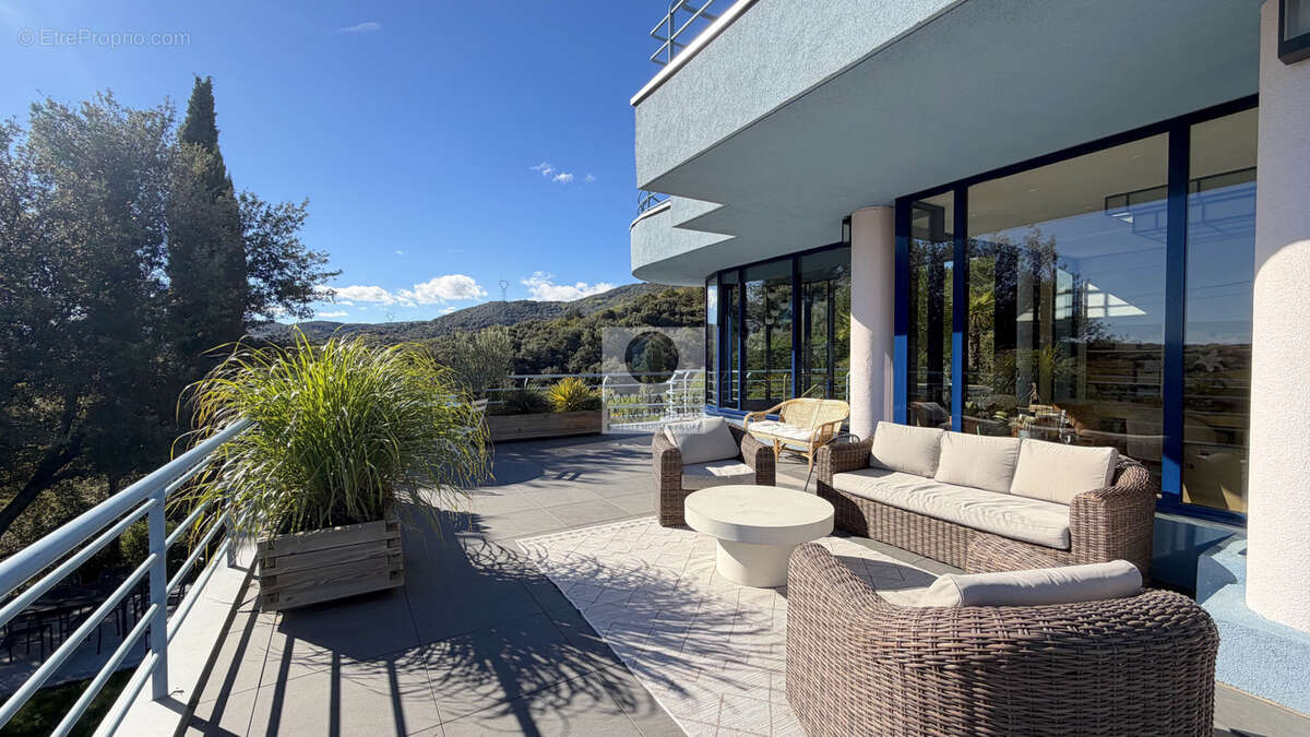Maison d'architecte avec superbe vue - photo 27