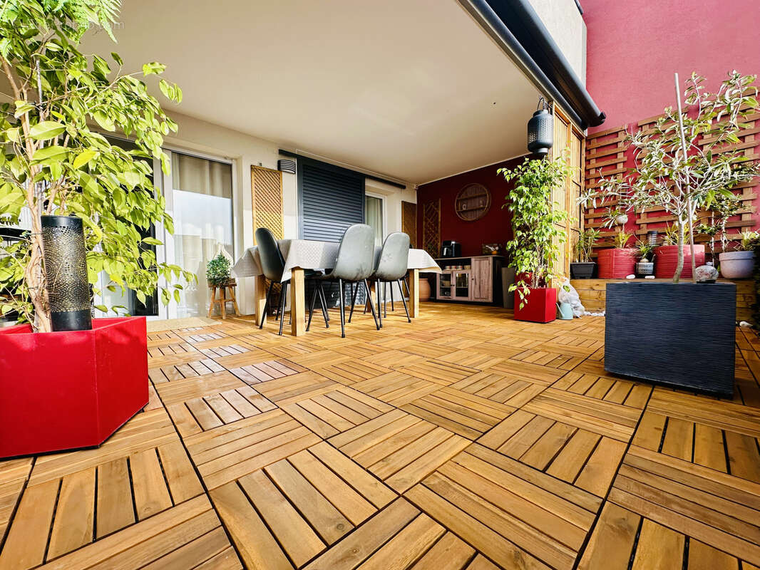 Appartement à LATTES