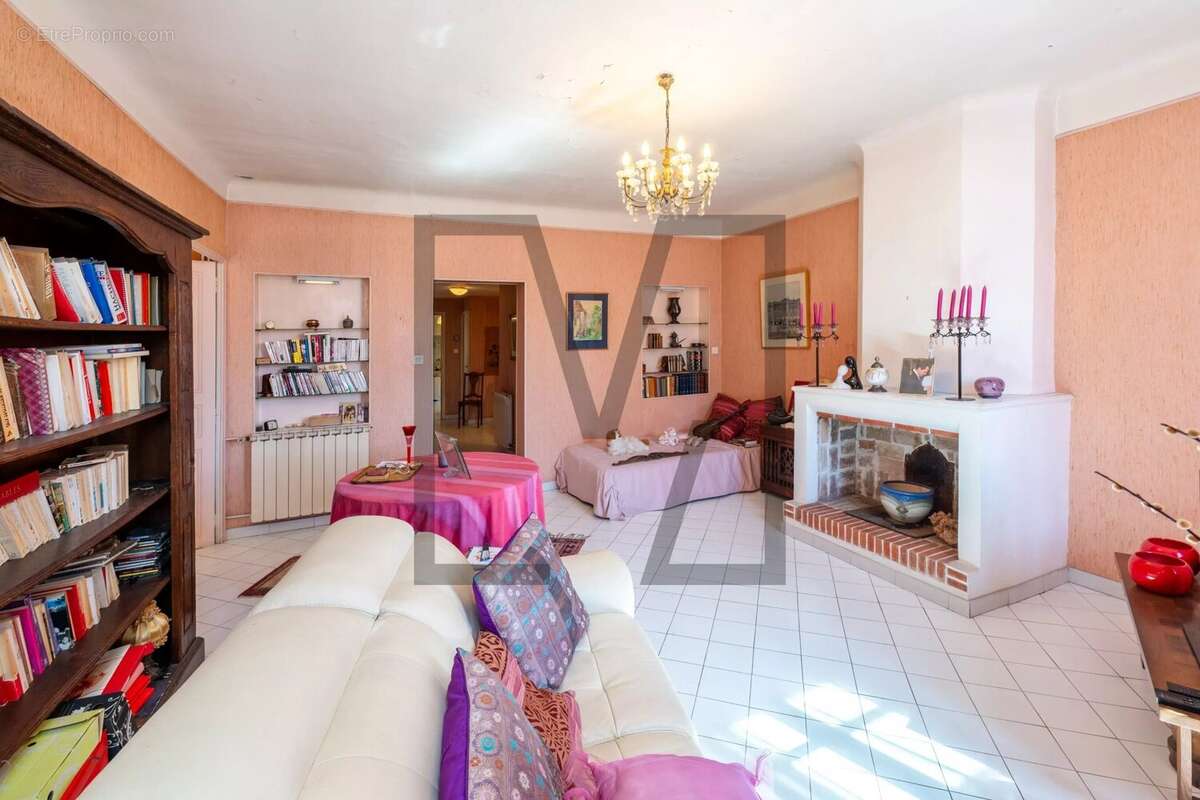 Appartement à MARSEILLE-2E