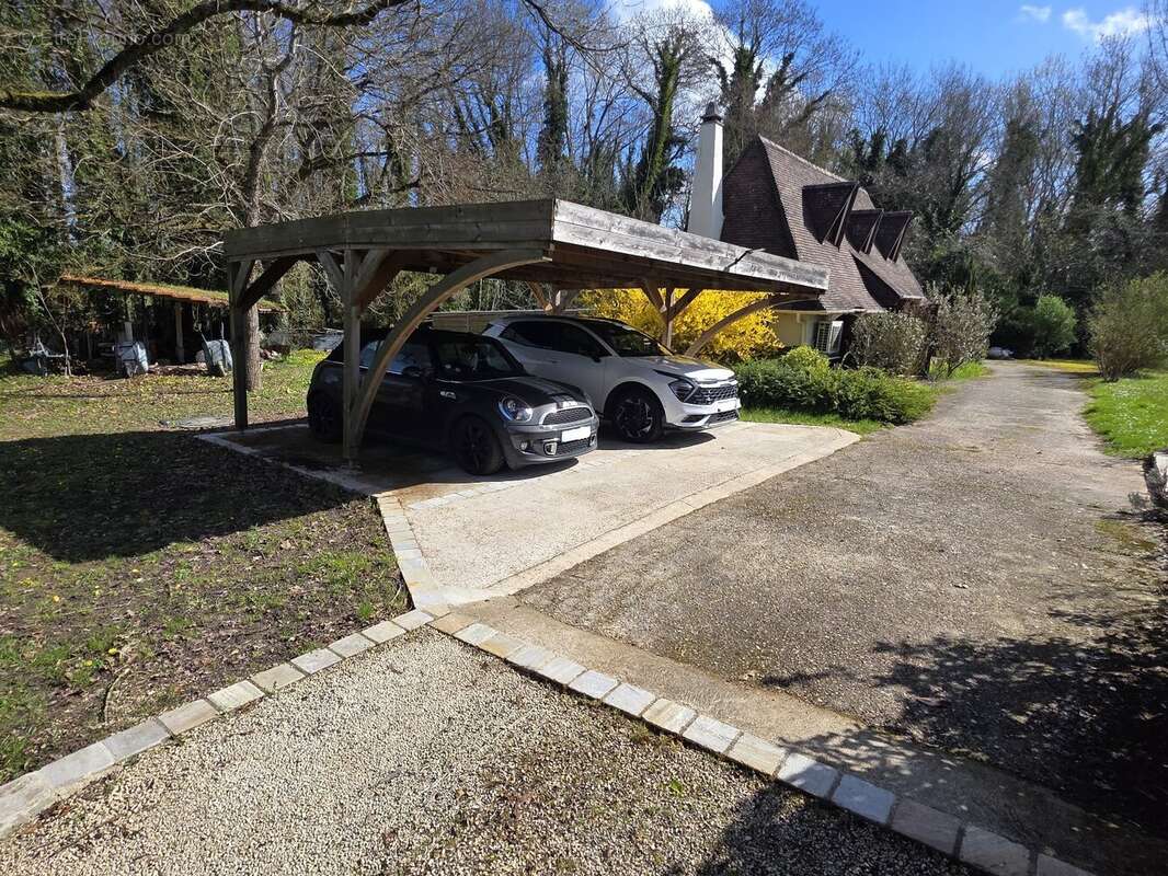 Maison à FONTENAY-LES-BRIIS