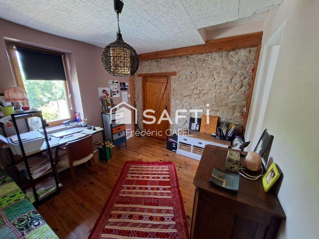 Maison 93 m² à Castres  - photo 6