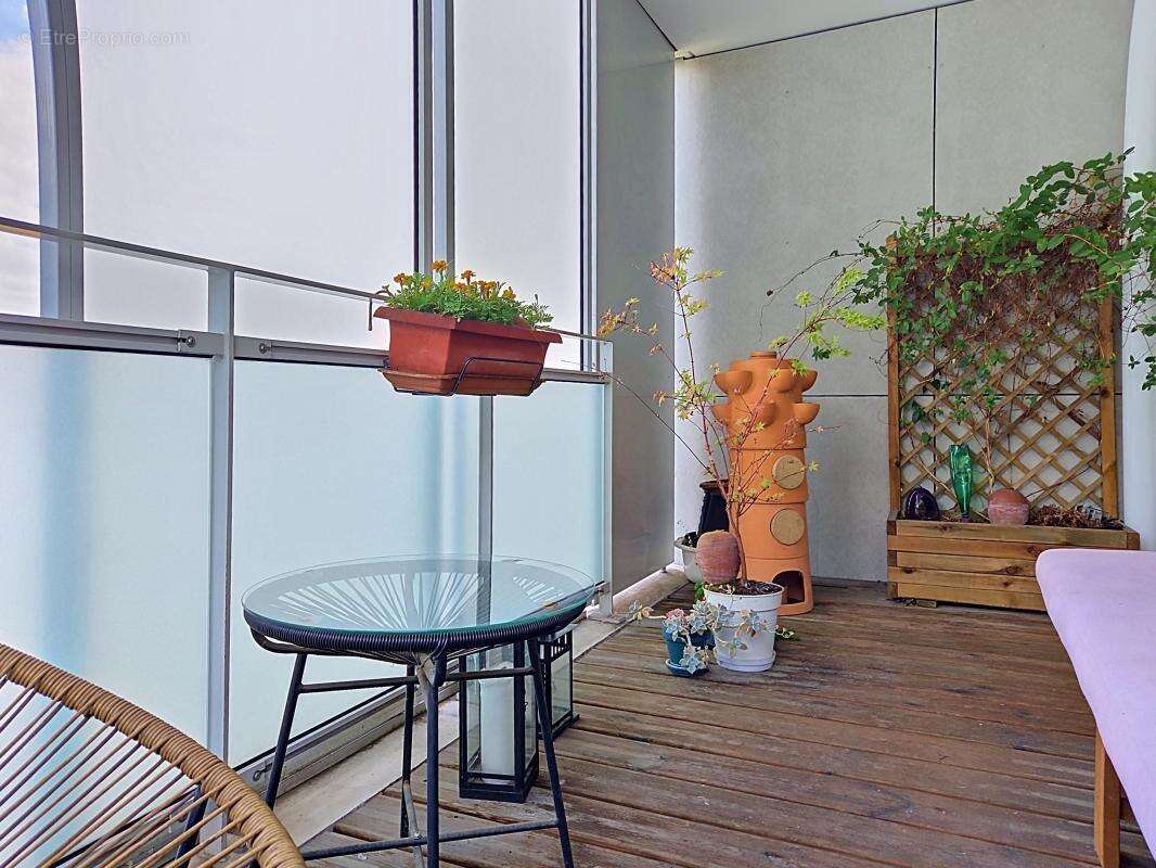 Appartement - 1 Chambre - Balcon - Garage en sus - Proche commodités - photo 2