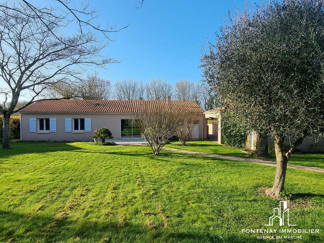 JARDIN - Maison à FONTENAY-LE-COMTE