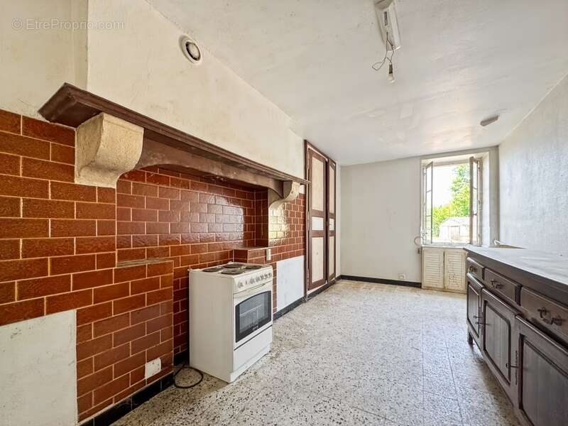 À vendre : Belle maison de caractère au cœur d'AUNAY EN BAZOIS (58) – Idéale pour investissement locatif ! - photo 4