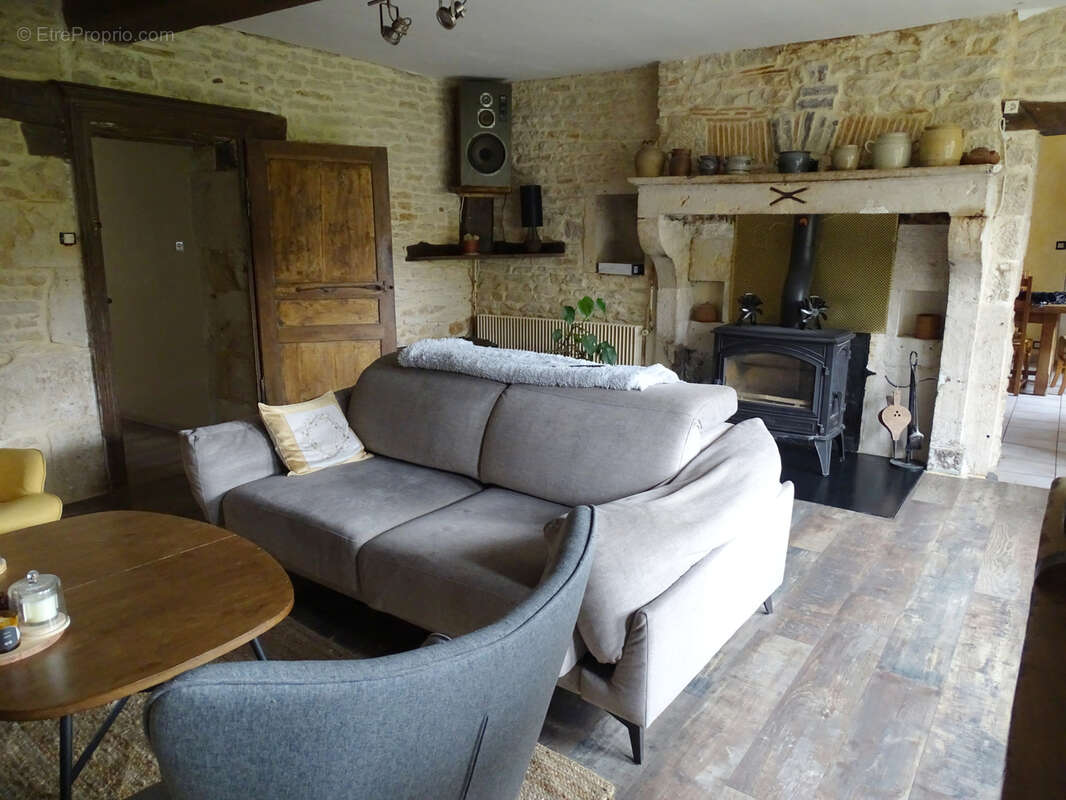 Maison à BAIGNEUX-LES-JUIFS