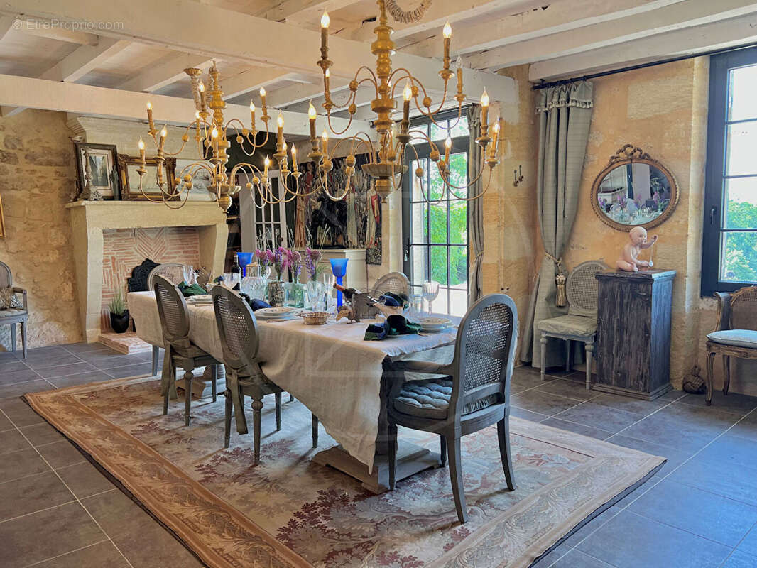 Maison à SAINT-EMILION