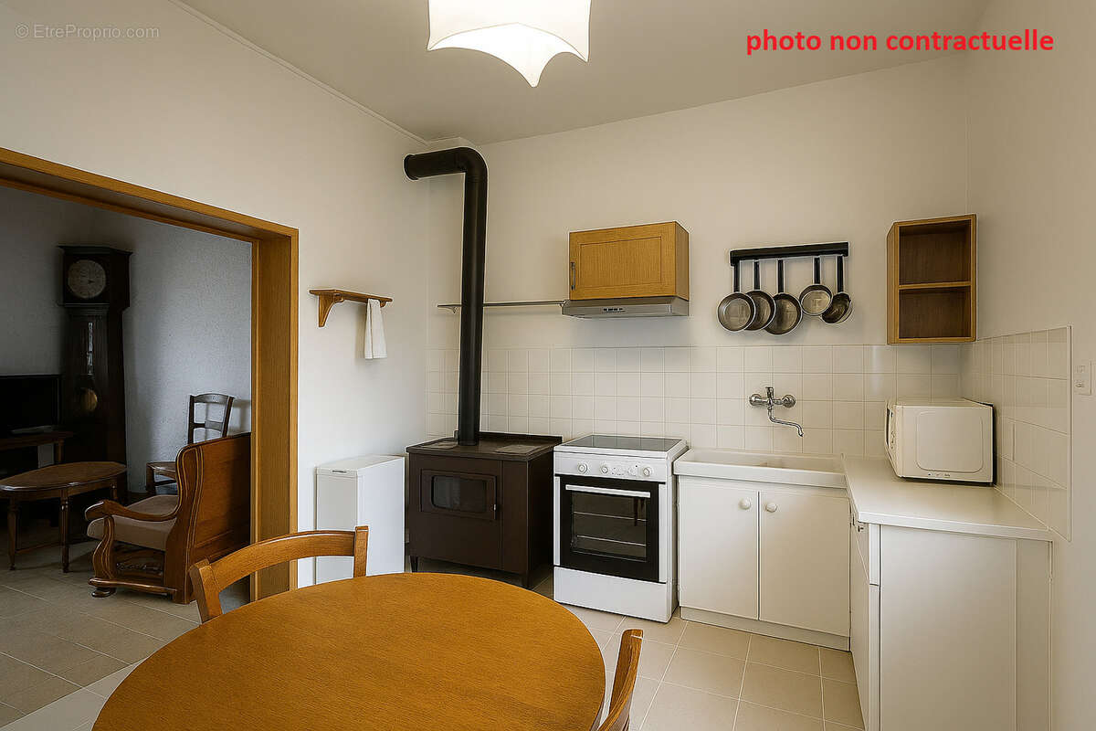 Maison à LA BATIE-MONTGASCON