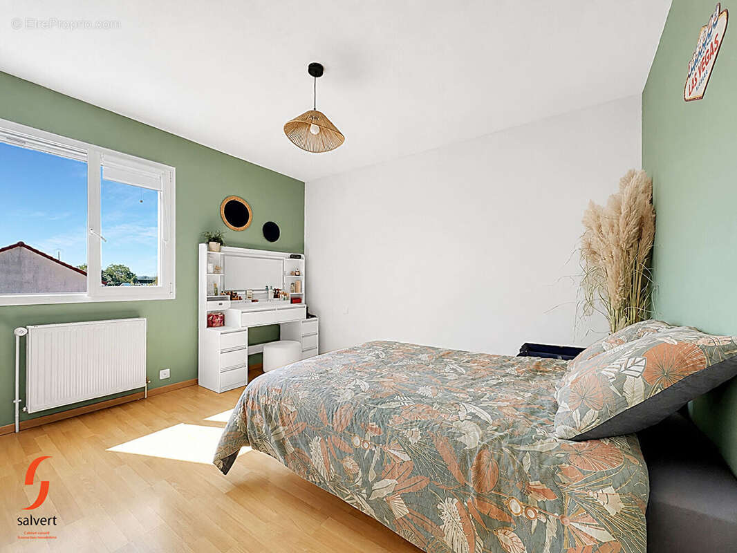A vendre, Maison de plain pied 5 chambres  et un bureau, jardin de 1390m2 - photo 16