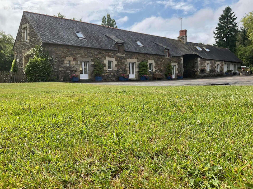 Maison à CLEGUEREC