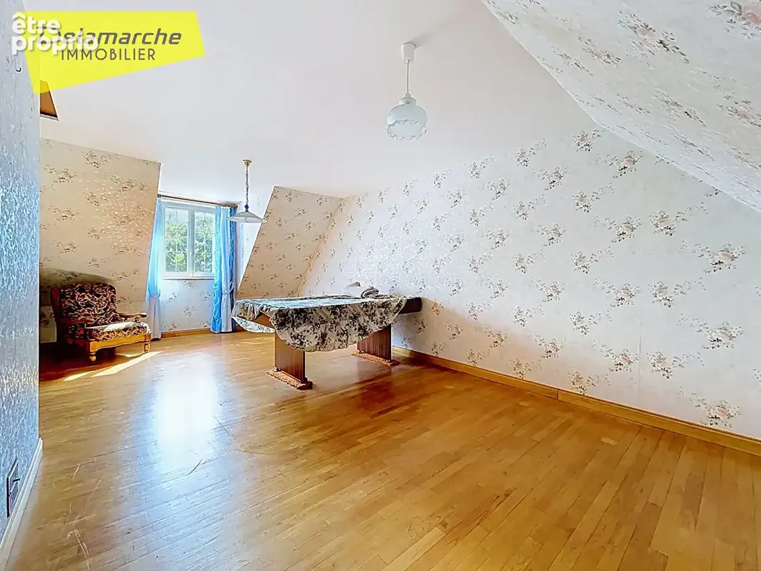 À vendre : maison à Grandparigny, 5 chambres, vie de plain-pied, sous-sol complet, dépendances et terrain constructible - photo 8