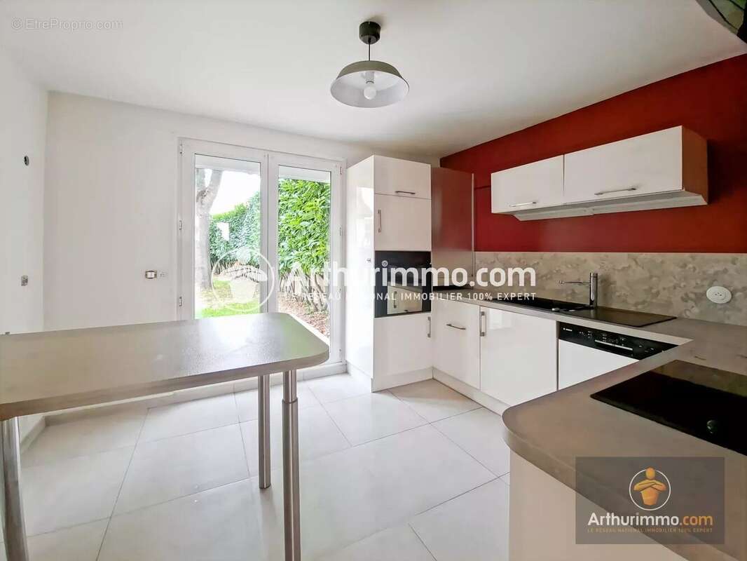 Maison à SAINT-PIERRE-DU-PERRAY