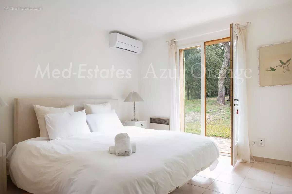 Maison à PLAN-DE-LA-TOUR