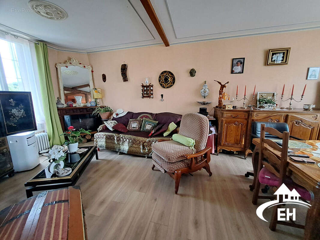 Maison à SAINTE-GAUBURGE-SAINTE-COLOMBE