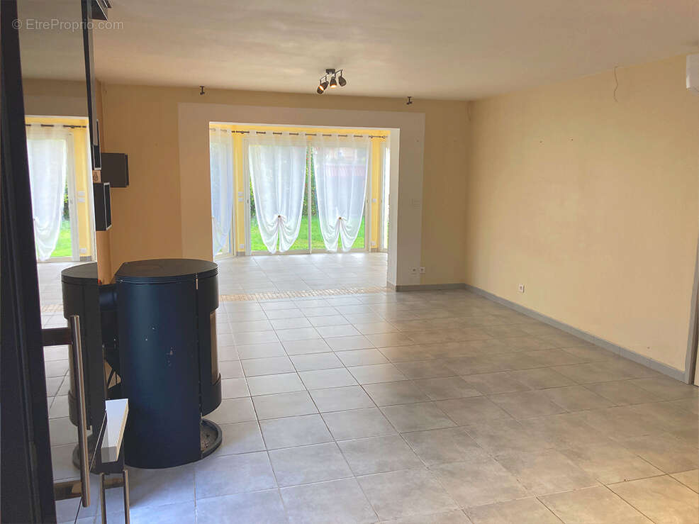 Maison à LA BEGUDE-DE-MAZENC