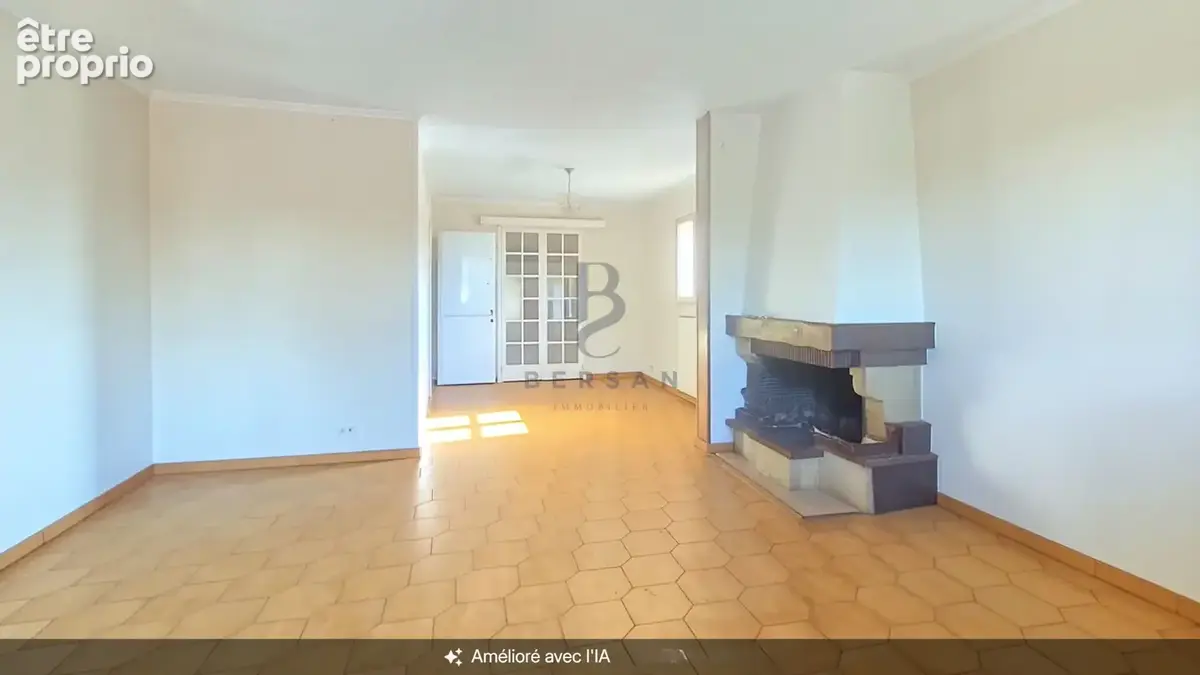 Villa frejus vue dégagée beaux volumes rénovation a prévoir - photo 6