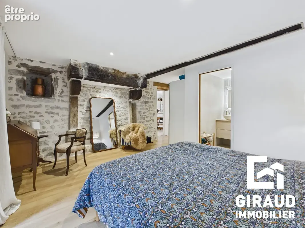 Maison 6 pièces 144 m² à vendre à Saint-Cyr-Des-Gats (85410) - photo 5