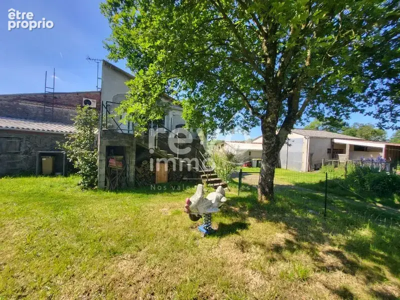 Corps de ferme - dependances - 234 m² - photo 3