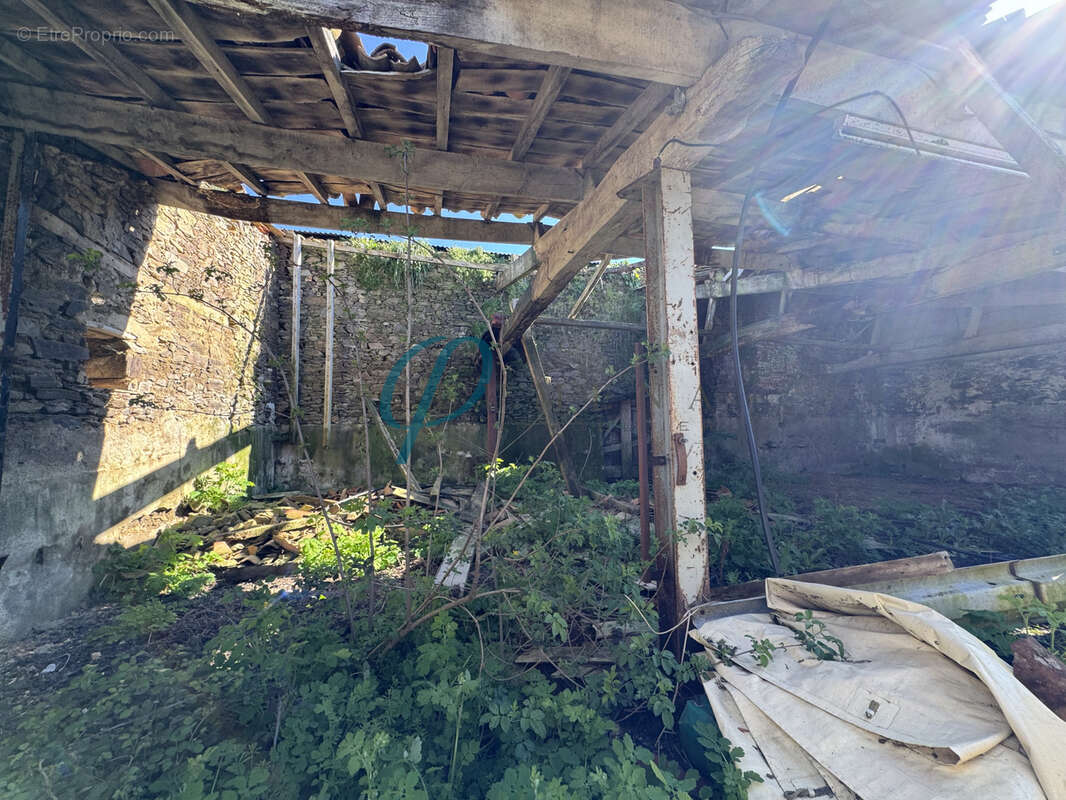 Dépendances de stockage en village - photo 3