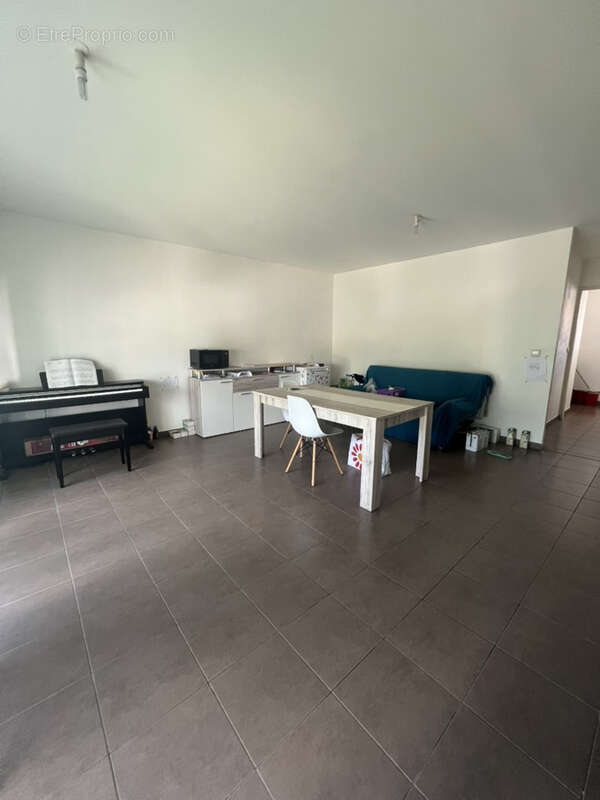 Appartement à BAIE-MAHAULT