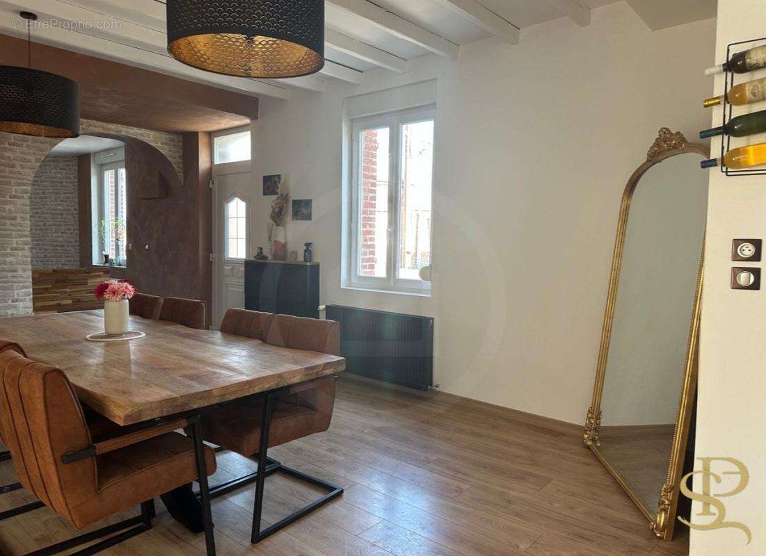 Maison à HARGICOURT