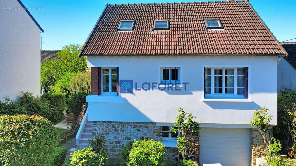 Maison à SAVIGNY-SUR-ORGE