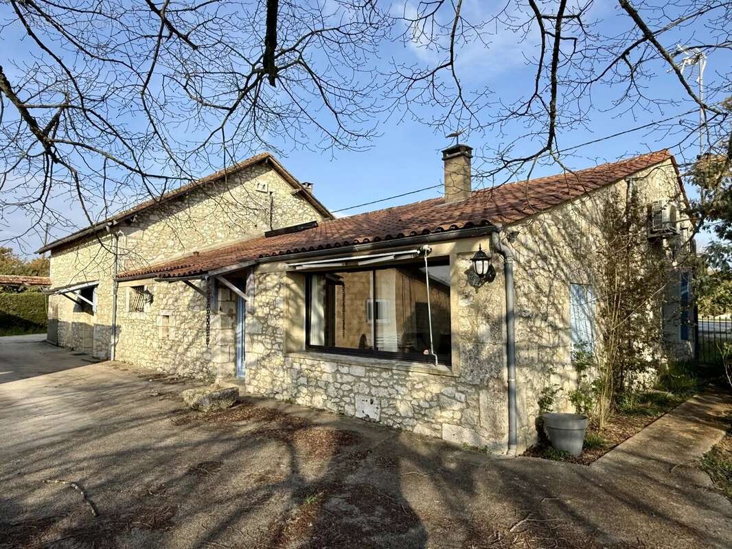 Maison à ROUFFIGNAC-DE-SIGOULES