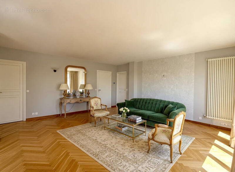 Appartement à COLOMBES