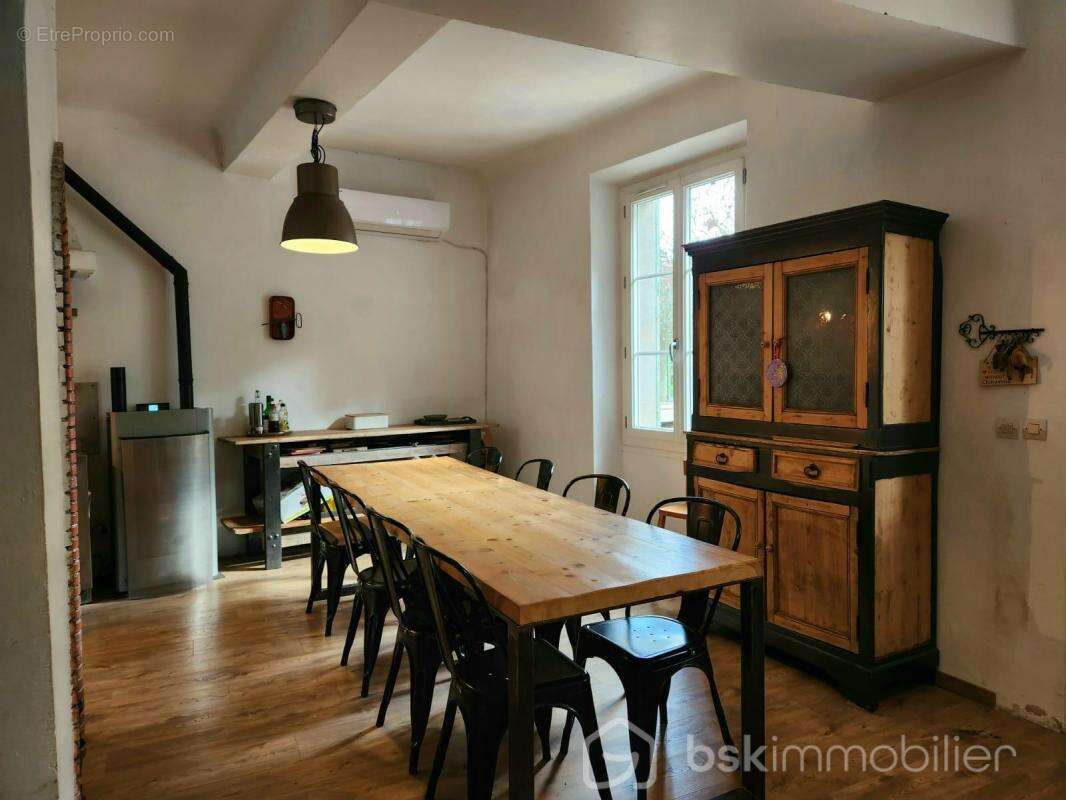 Belle bastide 8 pieces avec dependances - photo 4