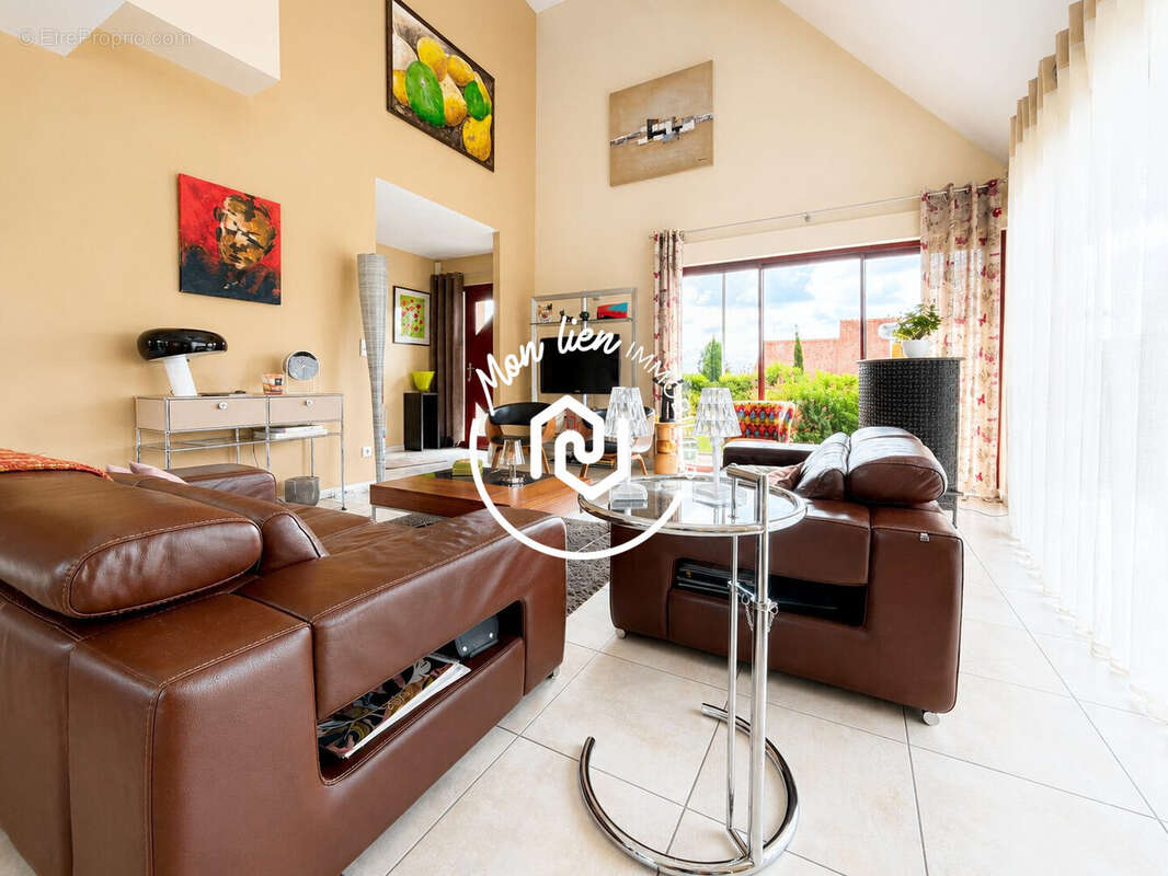 Maison 171 m² à Preuilly-Sur-Claise  - photo 2