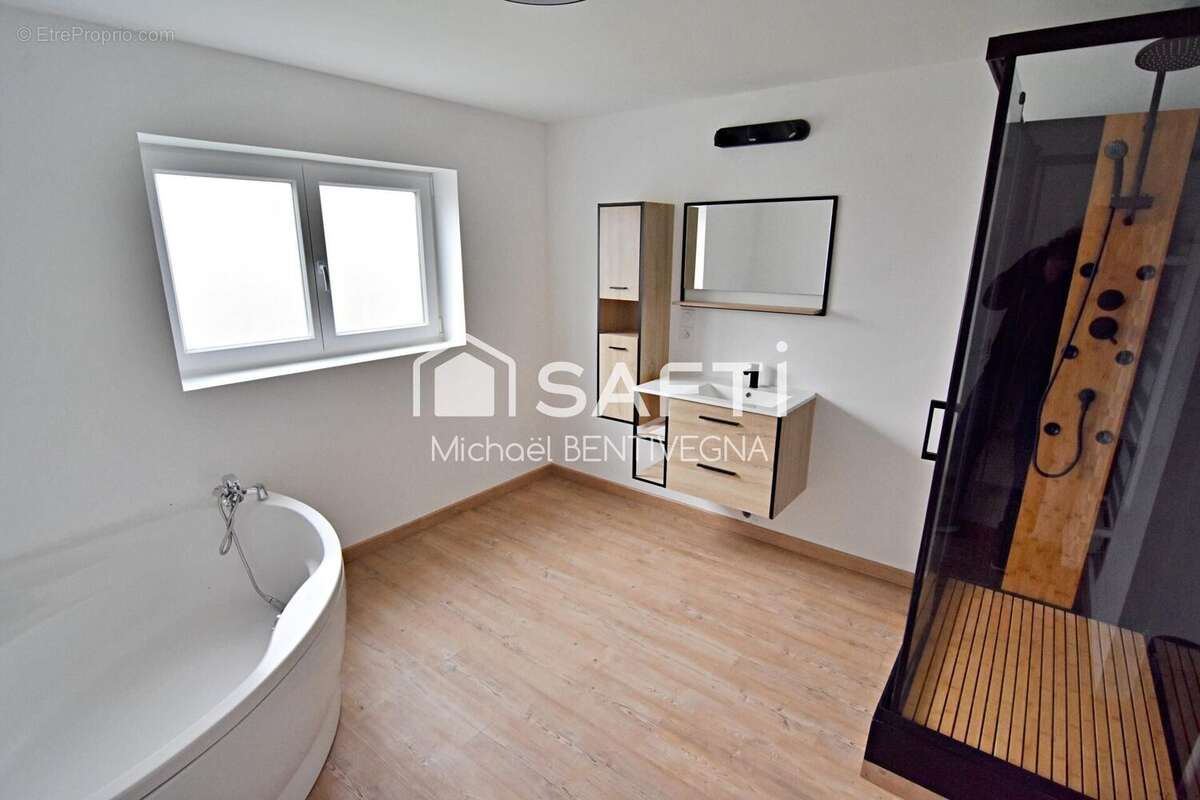 Photo 7 - Maison à MONCHECOURT