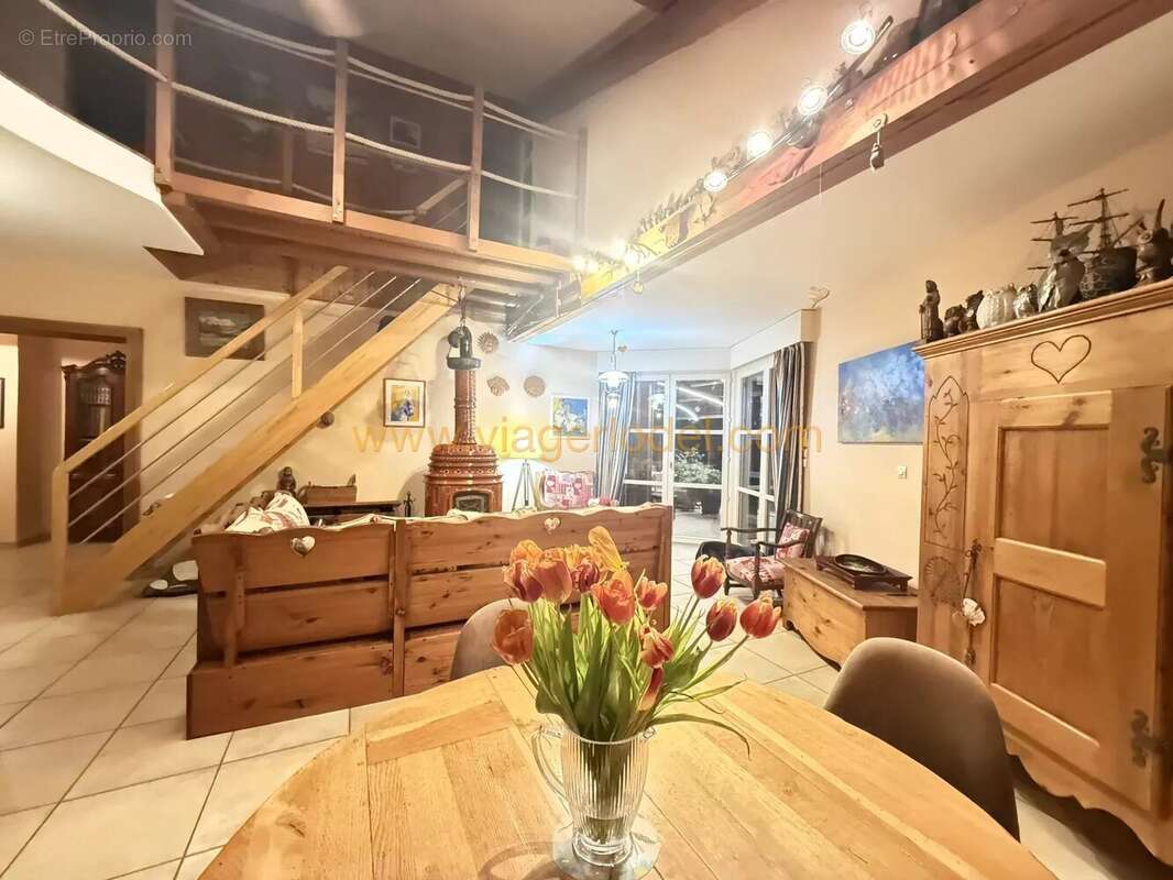 Appartement à LA CHAPELLE-DU-MONT-DU-CHAT