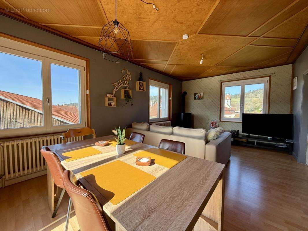 Appartement à SAINT-POINT-LAC