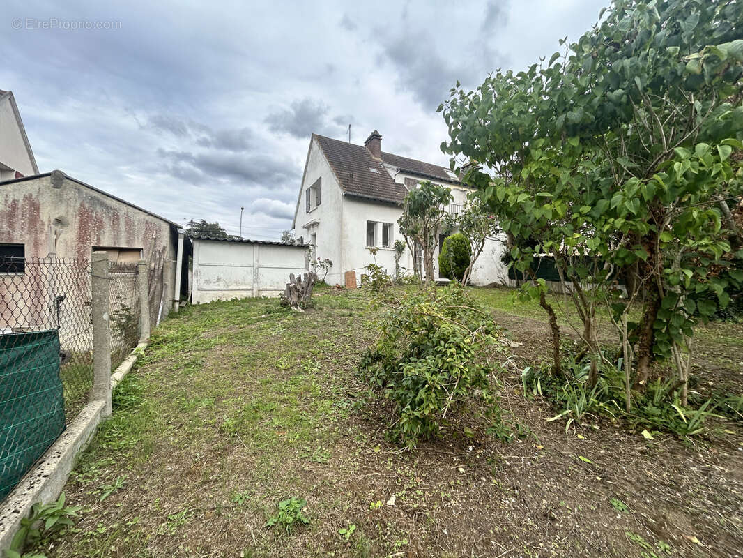 Maison à FRENEUSE