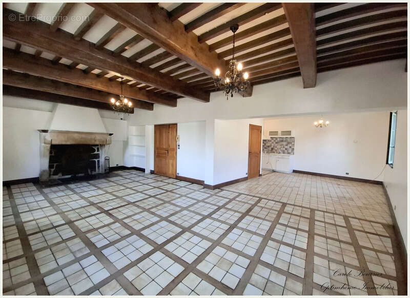 Appartement à LA NEUVEVILLE-SOUS-CHATENOIS